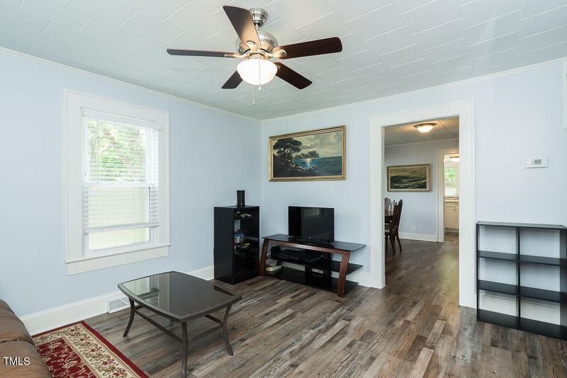 409 Queen Ann St, Burlington, NC 27217