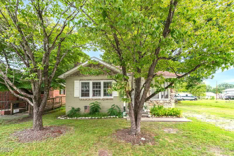 409 Sellers St #10, Selma, NC 27576