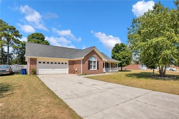 409 Sparrow Dr, Fayetteville, NC 28306
