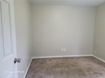 409 Sparrow Dr, Fayetteville, NC 28306