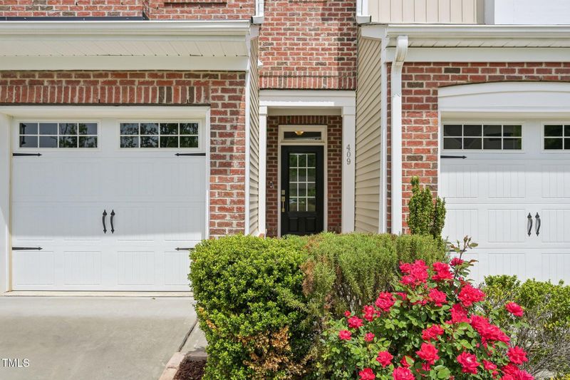409 Summit Trail Dr, Hillsborough, NC 27278