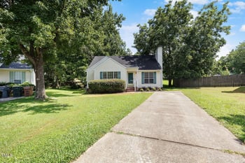 409 Vista Springs Cir, Holly Springs, NC 27540