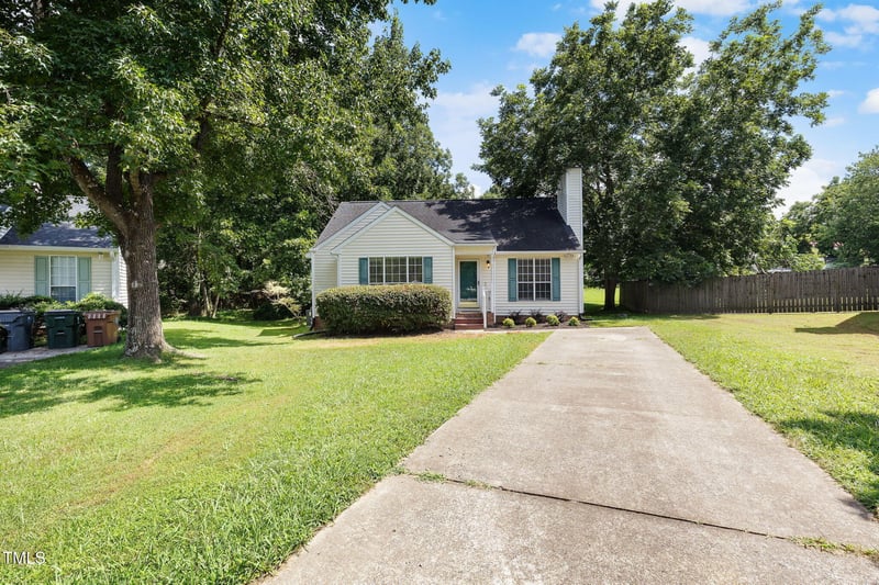 409 Vista Springs Cir, Holly Springs, NC 27540