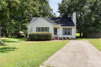 409 Vista Springs Cir, Holly Springs, NC 27540