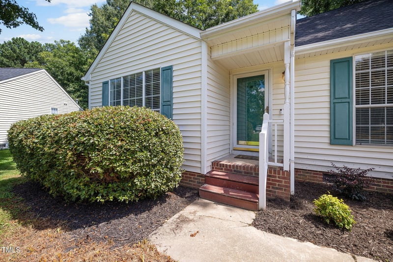 409 Vista Springs Cir, Holly Springs, NC 27540