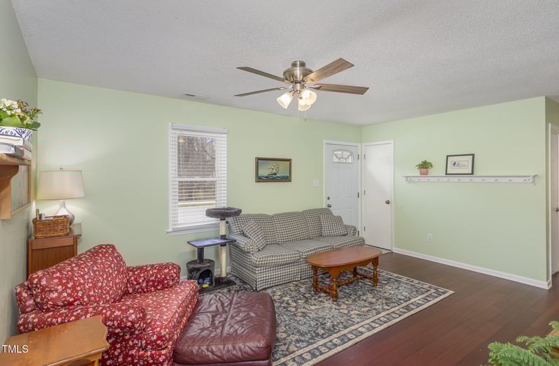 409 Wyndham Dr, Fuquay Varina, NC 27526