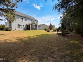 4097 Weavers Pond Dr, Zebulon, NC 27597