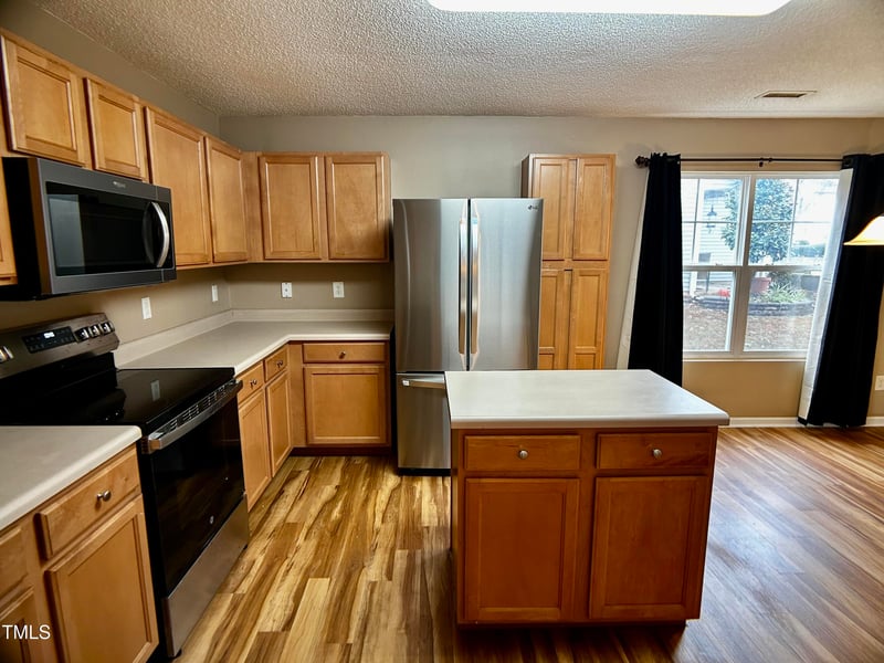 41 Brookhaven Dr, Clayton, NC 27527