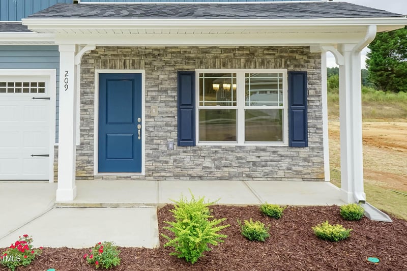 41 Decatur Dr, Fuquay Varina, NC 27526