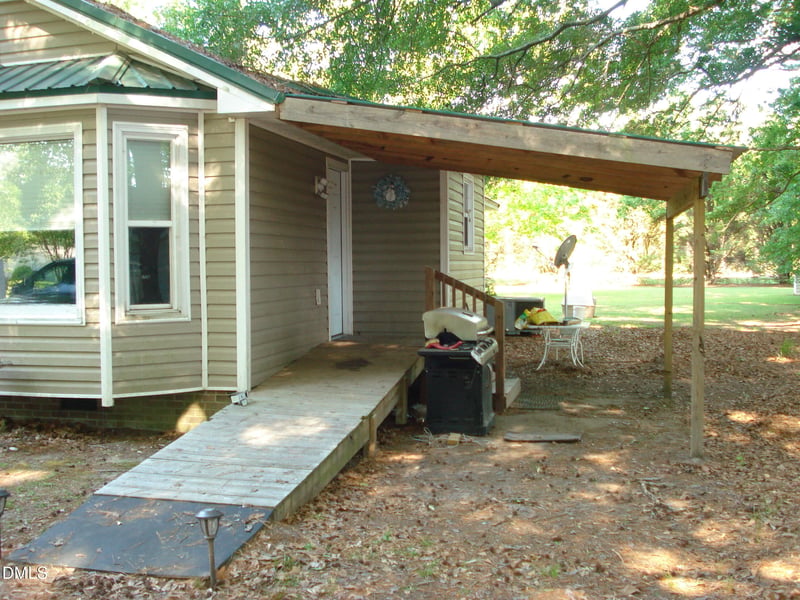 41 Deerfield Ln, Dunn, NC 28334