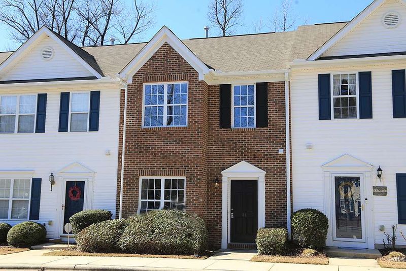41 Edgebrook Cir, Durham, NC 27703