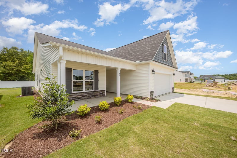 41 Emily Gardens Dr, Selma, NC 27576