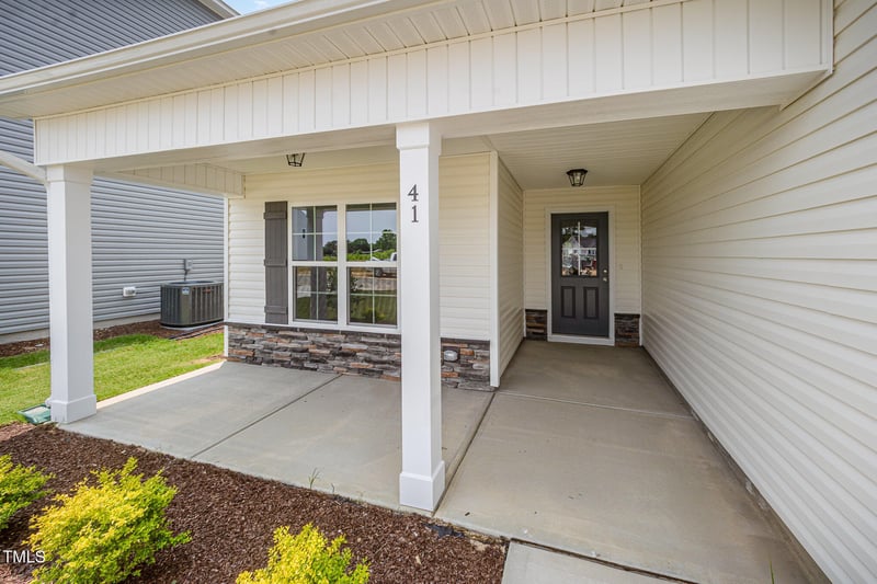 41 Emily Gardens Dr, Selma, NC 27576