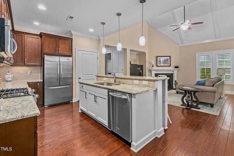 41 Farnleigh Dr, Chapel Hill, NC 27517