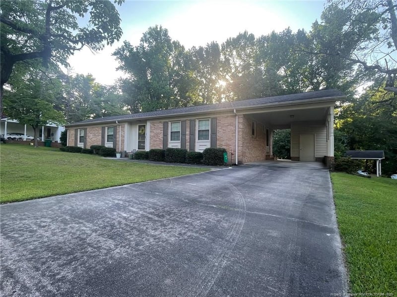 41 Hillcrest Dr, Lillington, NC 27546