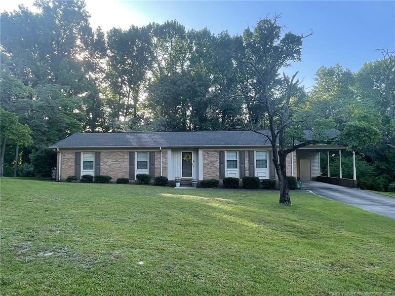 41 Hillcrest Dr, Lillington, NC 27546