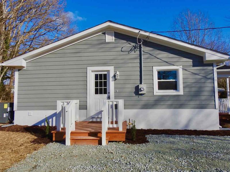 41 Peace St, Roxboro, NC 27573