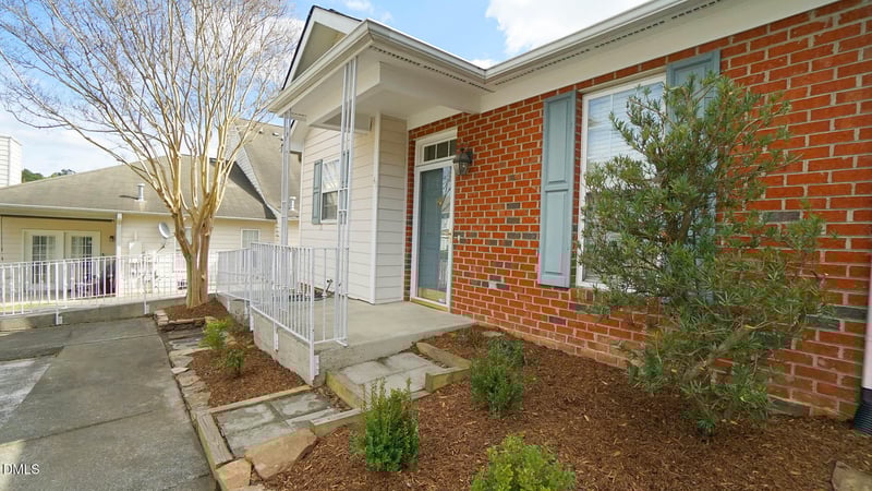 41 Signet Dr, Durham, NC 27704