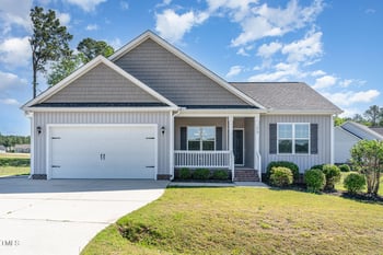 41 Tan Oak Dr, Selma, NC 27576