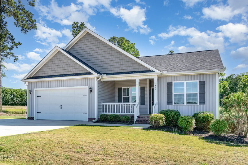 41 Tan Oak Dr, Selma, NC 27576