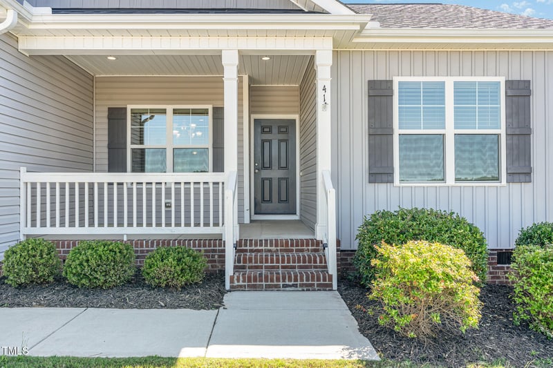 41 Tan Oak Dr, Selma, NC 27576