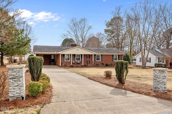 41 Woodcroft Dr, Angier, NC 27501