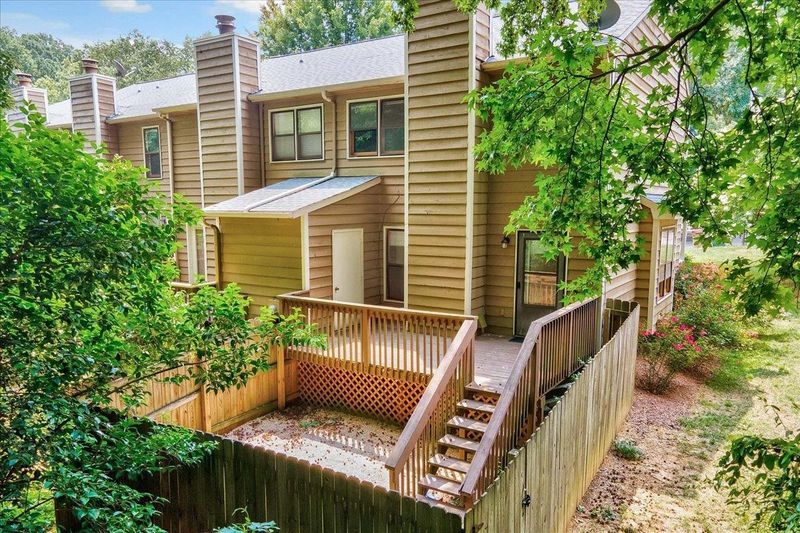 410 Applecross Dr, Cary, NC 27511