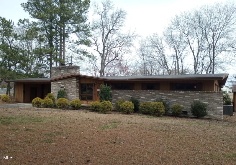 410 Barrington St, Dunn, NC 28334