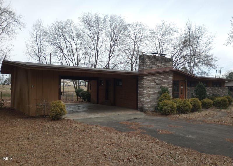 410 Barrington St, Dunn, NC 28334