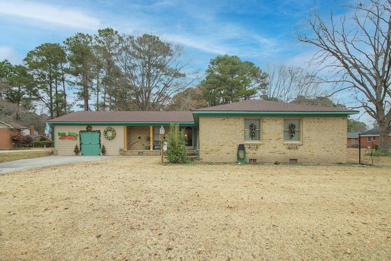 410 Beechwood Dr, Smithfield, NC 27577