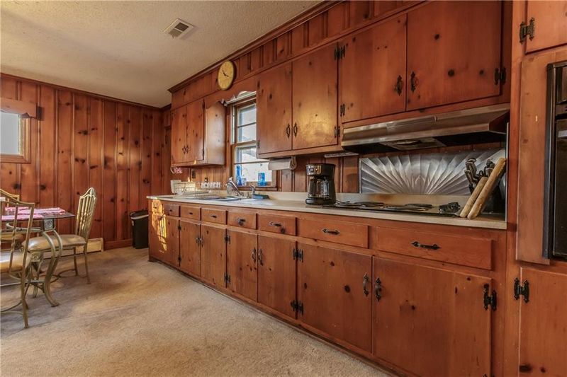 410 Birch Ct, Burlington, NC 27217