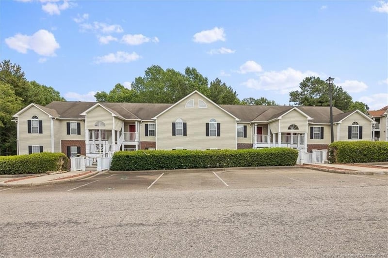410 Bubble Creek Ct #4, Fayetteville, NC 28311