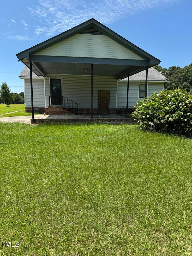 410 Carmil Dr, Selma, NC 27576