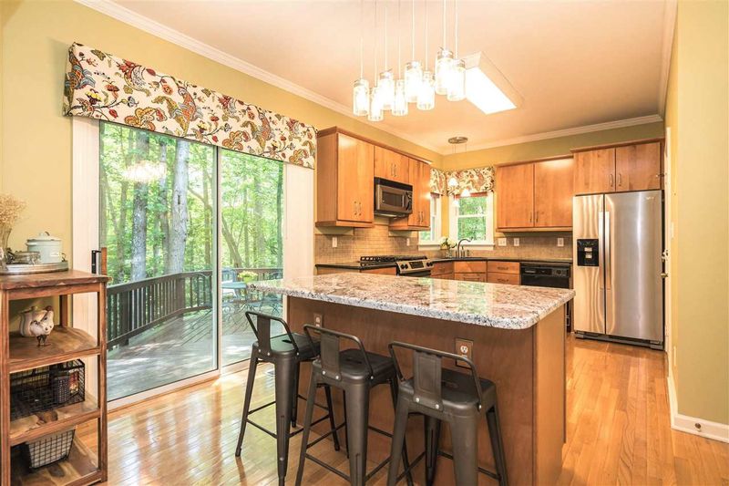 410 Cary Pines Dr, Cary, NC 27513