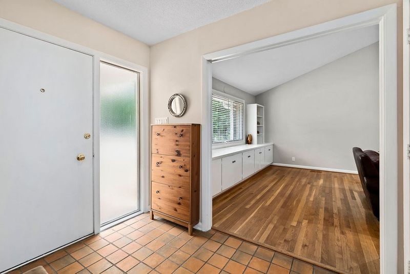 410 N Elliott Dr, Chapel Hill, NC 27514