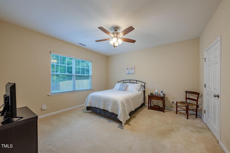 410 Hidden Treasure Dr, Durham, NC 27712