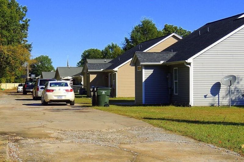 410 Jeffries St, Burlington, NC 27217