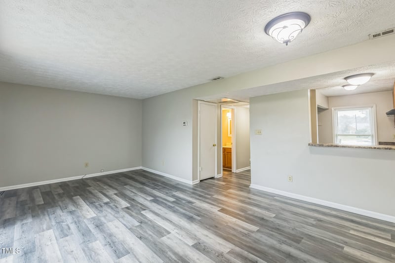 410 Kirkcaldy Ct, Fayetteville, NC 28314