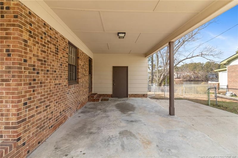 410 Lansdowne Rd, Fayetteville, NC 28314
