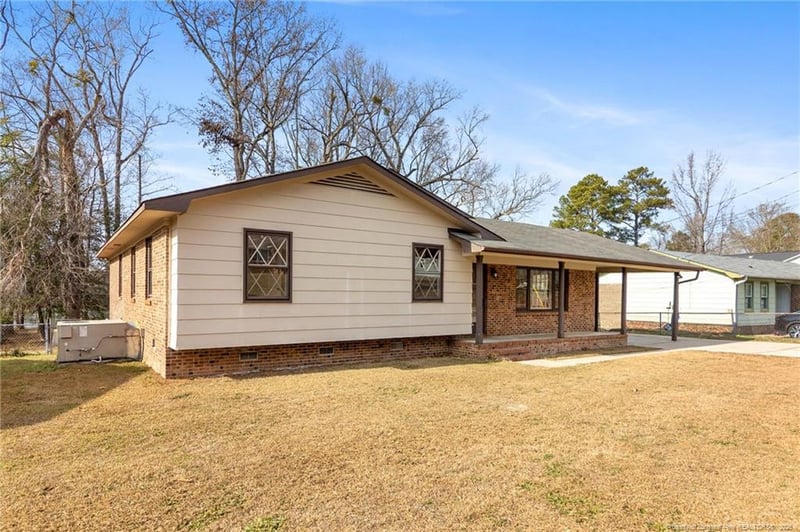 410 Lansdowne Rd, Fayetteville, NC 28314