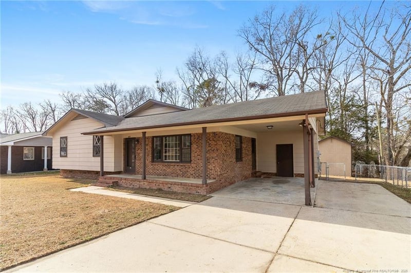 410 Lansdowne Rd, Fayetteville, NC 28314