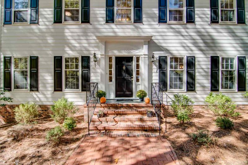 410 Lyons Rd, Chapel Hill, NC 27514