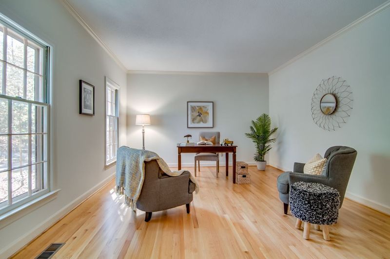 410 Lyons Rd, Chapel Hill, NC 27514