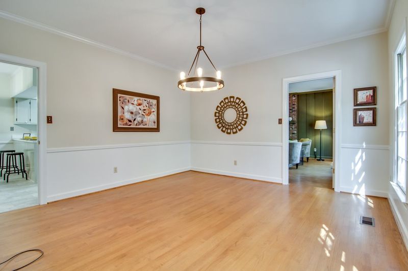 410 Lyons Rd, Chapel Hill, NC 27514