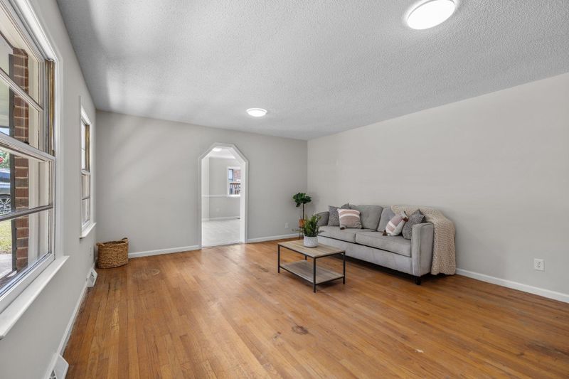 410 Mclean St, Fuquay Varina, NC 27526