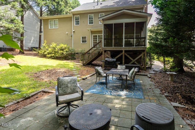 410 Widdington Ln, Cary, NC 27519
