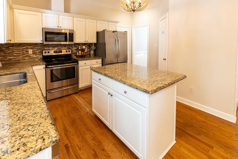 410 Widdington Ln, Cary, NC 27519
