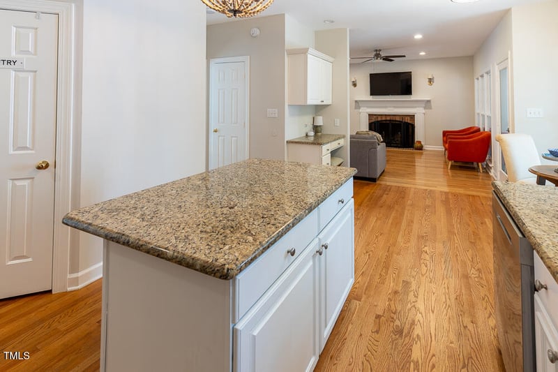 410 Widdington Ln, Cary, NC 27519