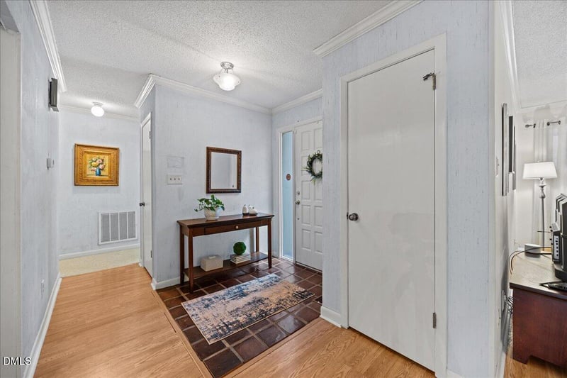 4100 Five Oaks Dr #27, Durham, NC 27707