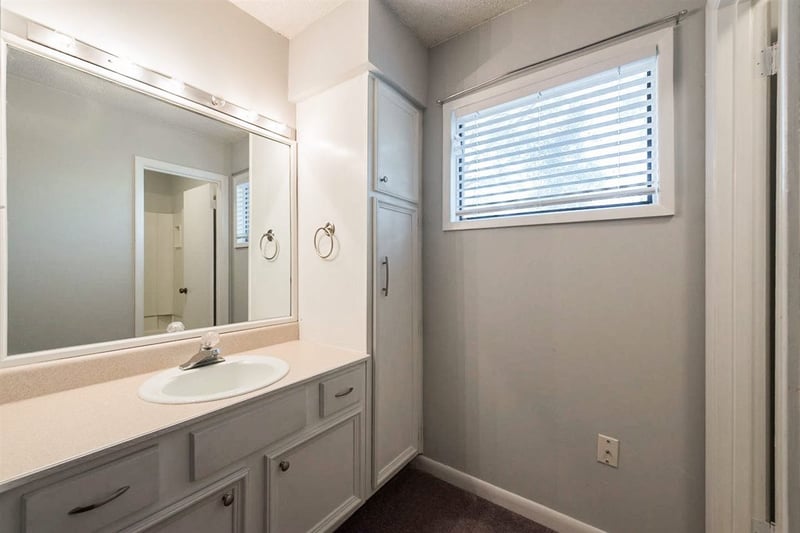 4100 Five Oaks Dr, Durham, NC 27707